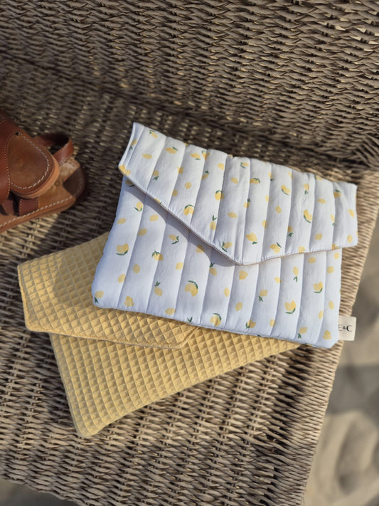 Manon- The tablet pouch