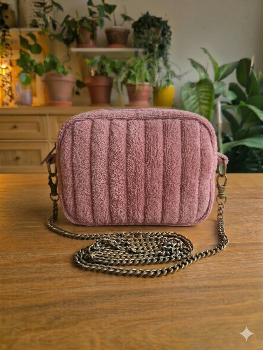 Alexia- The clutch bag