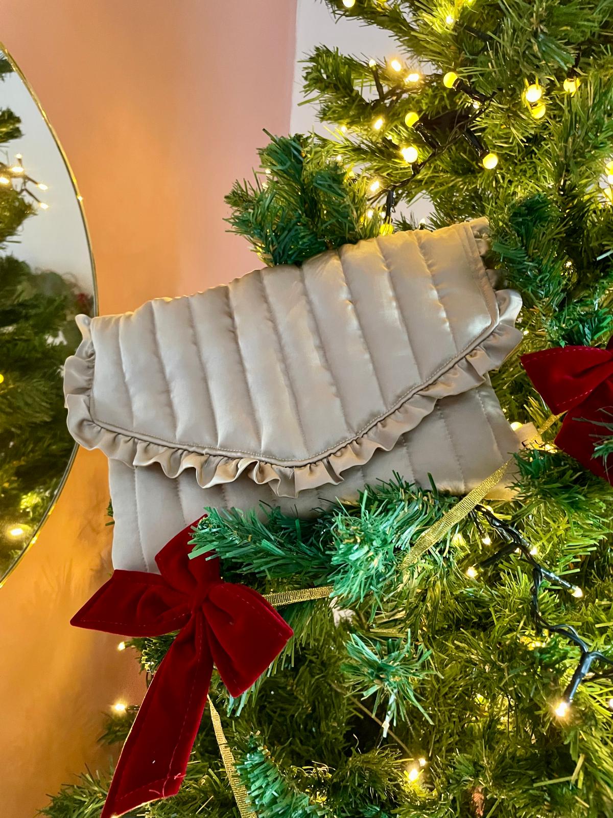 Manon- The tablet pouch